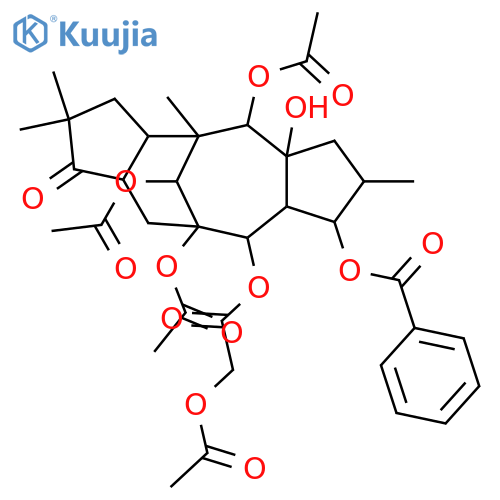 3,5,6,14,15,17-Hexahydroxy-9-segetanone; (3β,5α,14α,15β,17R)-form, 3-Benzoyl, 5-O-(2-acetoxyacetyl), 6,14,17-tri-Ac structure